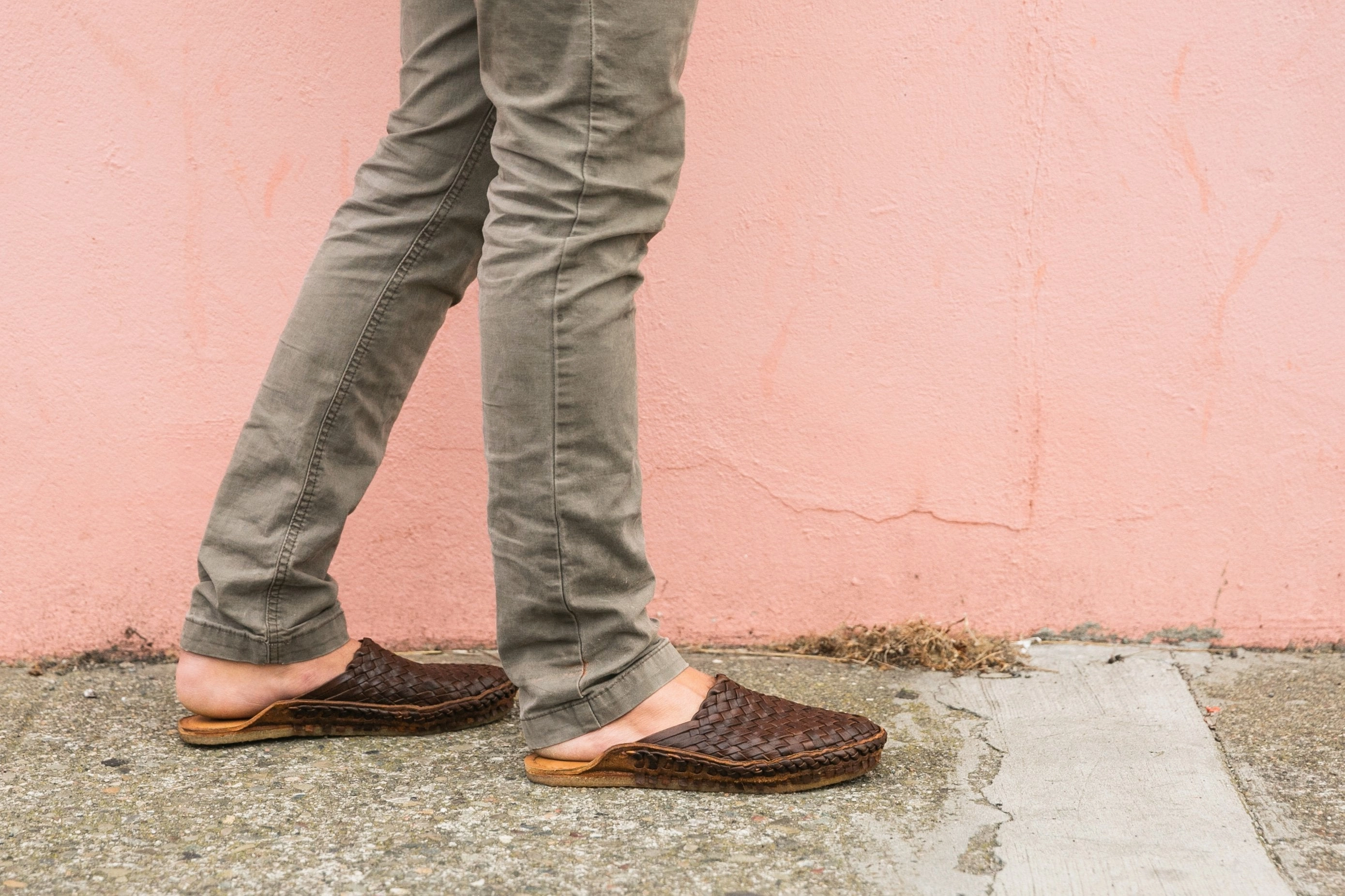 Moisture wicking Breathability Feature Woven City Slipper in Walnut