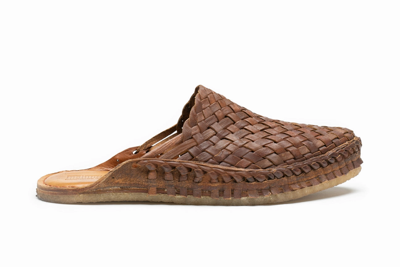 Woven City Slipper in Walnut Easy adjustment